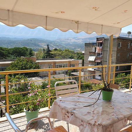 Sara Guesthouse Μπεράτ Εξωτερικό φωτογραφία