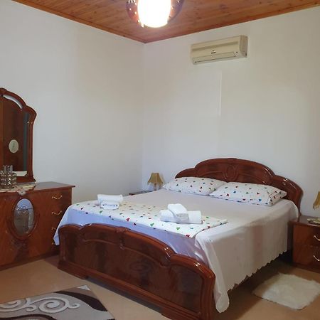 Sara Guesthouse Μπεράτ Εξωτερικό φωτογραφία