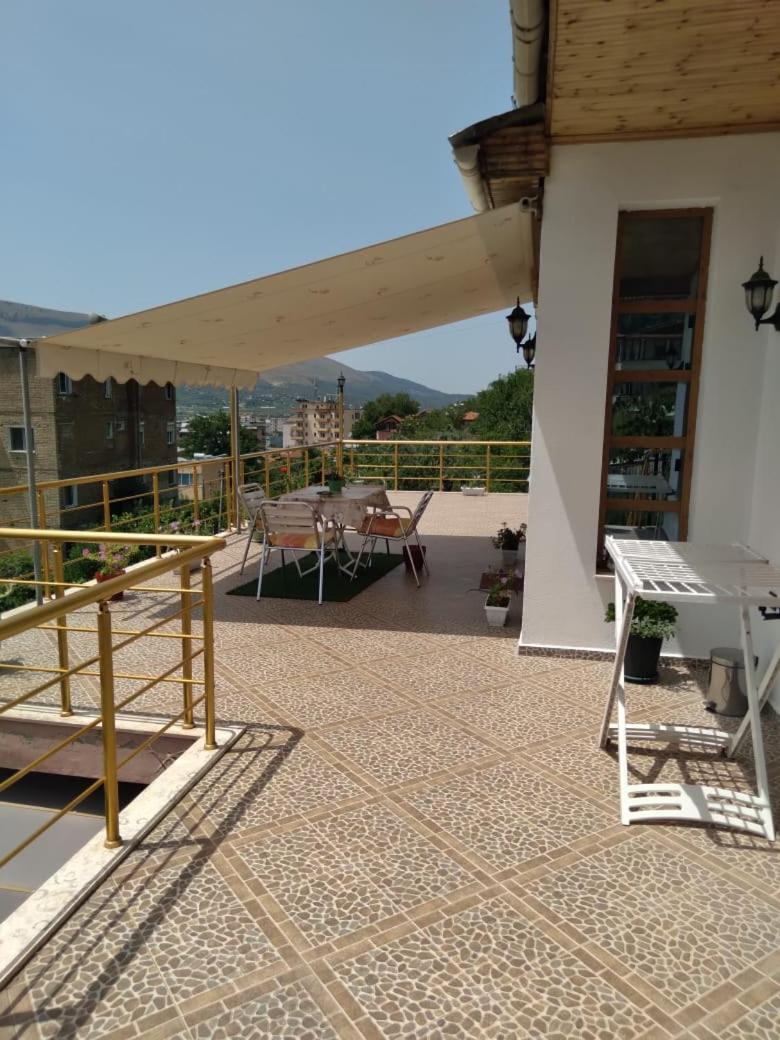 Sara Guesthouse Μπεράτ Εξωτερικό φωτογραφία