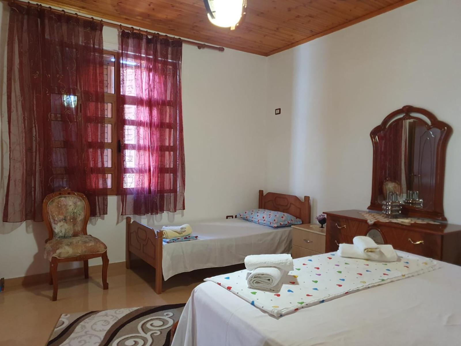 Sara Guesthouse Μπεράτ Εξωτερικό φωτογραφία