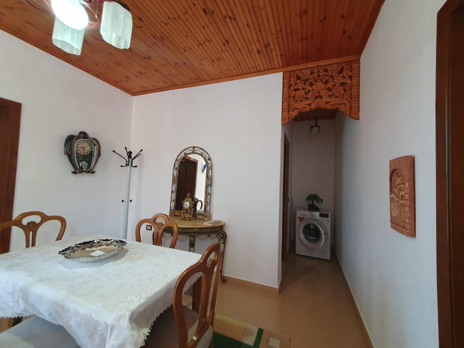 Sara Guesthouse Μπεράτ Εξωτερικό φωτογραφία