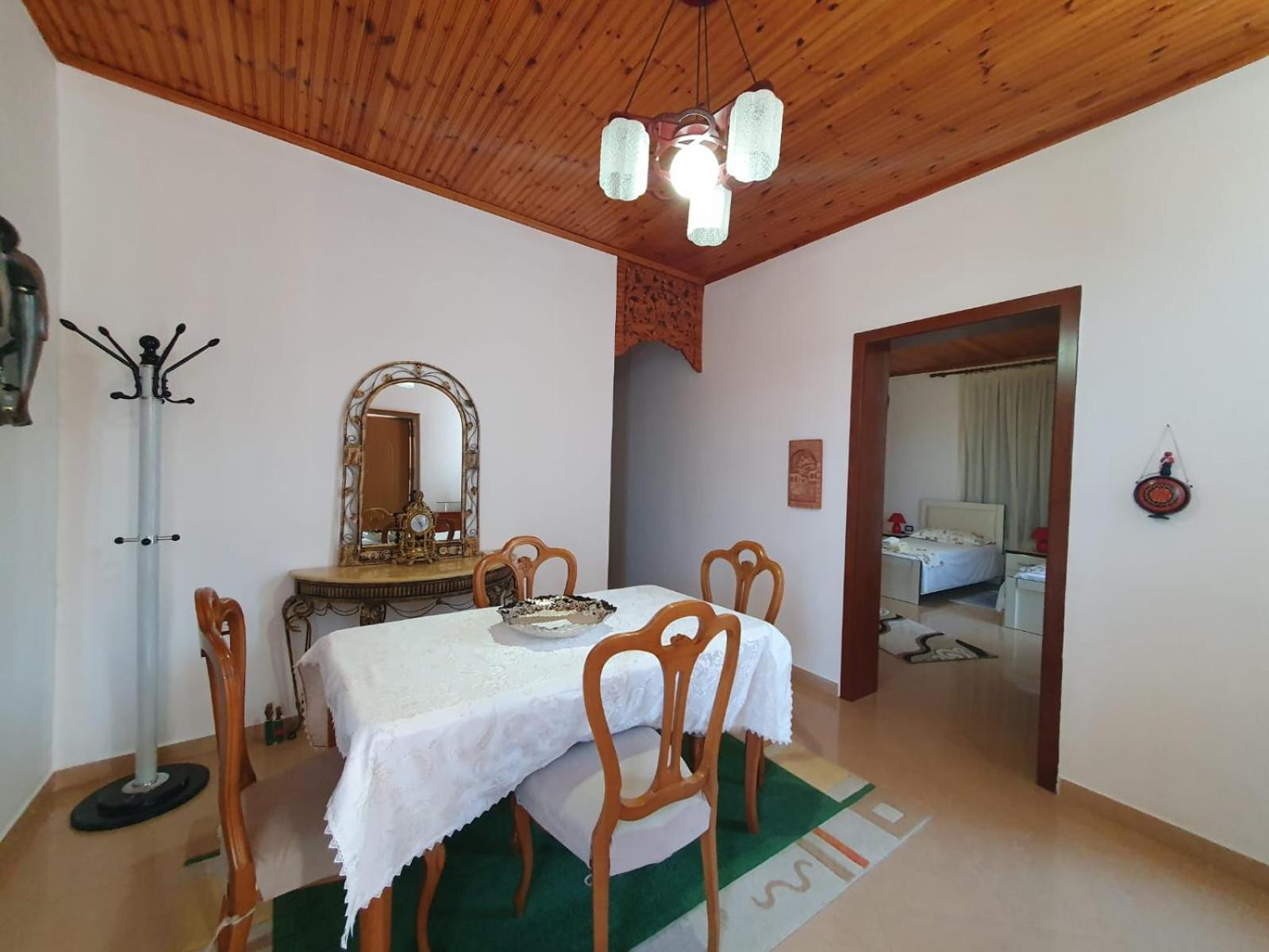 Sara Guesthouse Μπεράτ Εξωτερικό φωτογραφία
